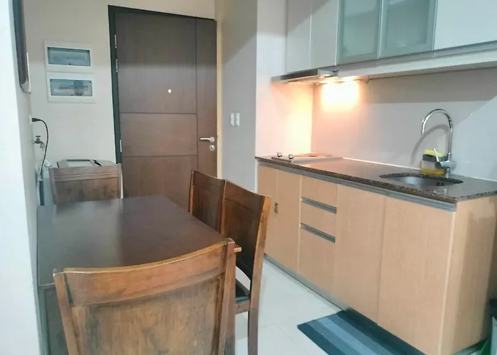 Newport Near Airport Terminal 3 Apartamento *