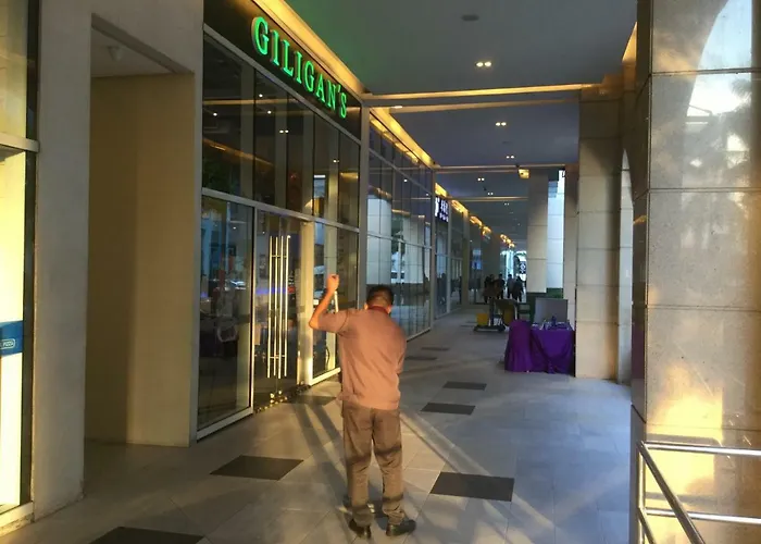 Newport Near Airport Terminal 3 * Manila
